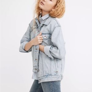 MADEWELL The Oversized Trucker Jean Jacket in Fitzgerald Wash SIZE SMALL